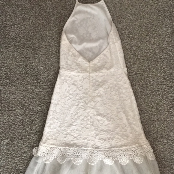 💃🏼EUC White lace halter dress size s(tag gone) - Picture 6 of 9